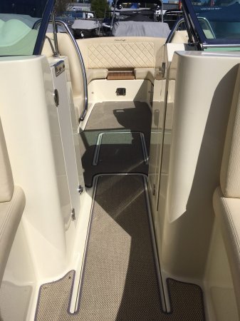 Used 2019 Chris Craft 27 Launch Power Boat for sale